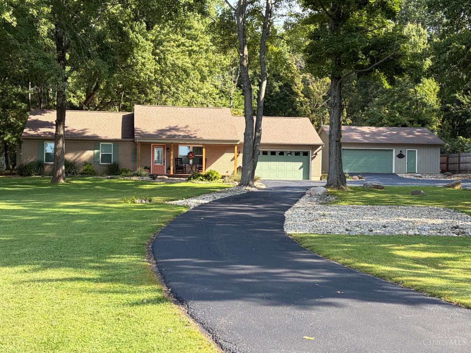7424 Morrow Cozaddale Road, Hamilton Twp