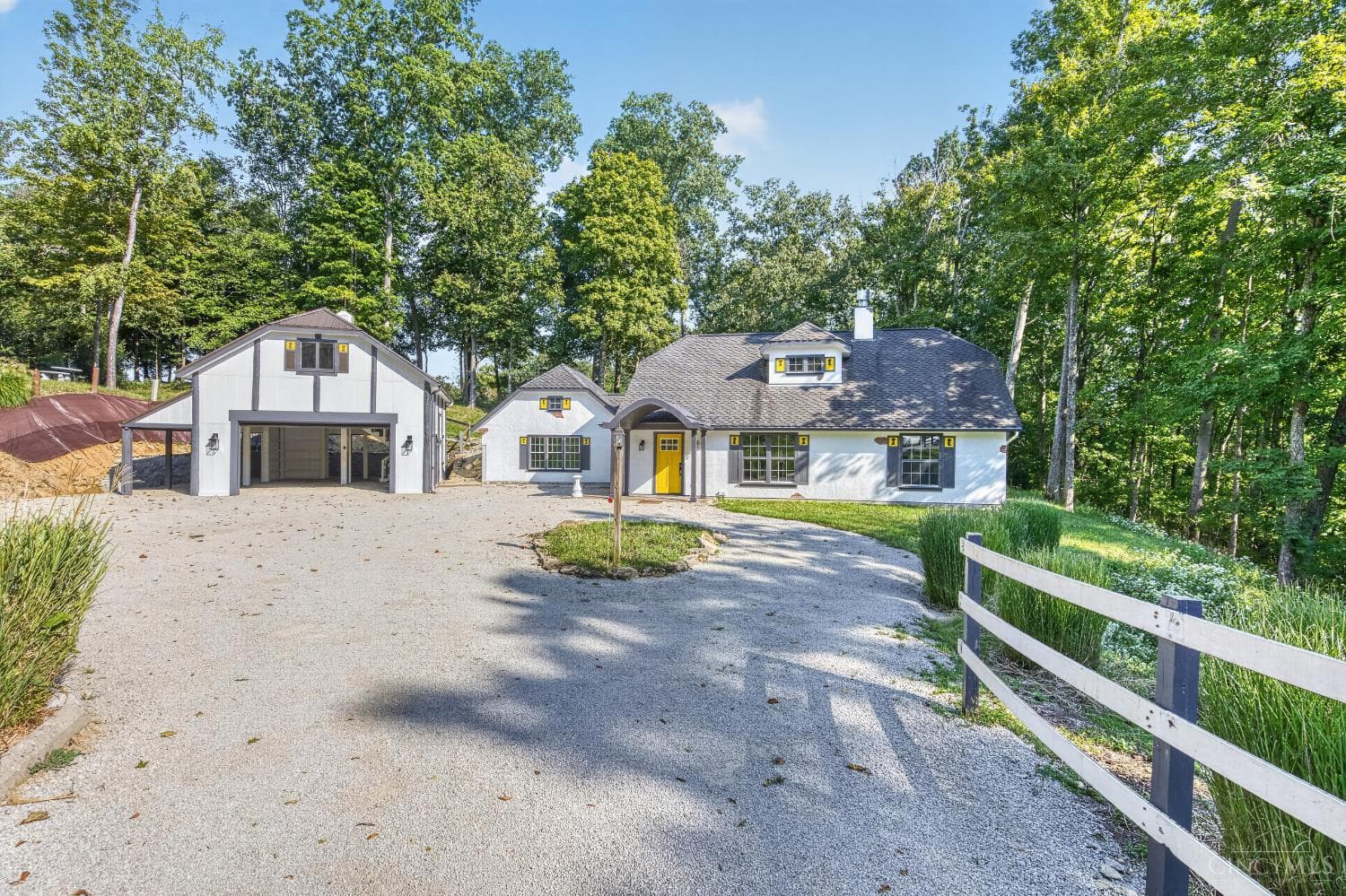 1843 Adams Road, Hamilton Twp